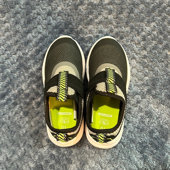 BRAND NEW, UNWORN Athletic Works Memory Foam Slip-On Boys/Toddler size 10 - Picture 6 of 7